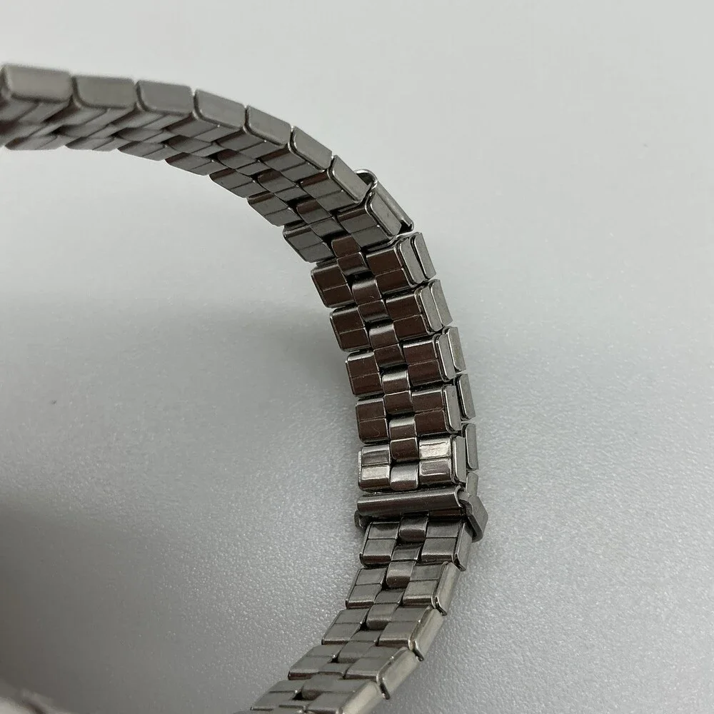 Vintage Timex Womens Watch 24mm White Dial Silver Bracelet Manual Wind Date